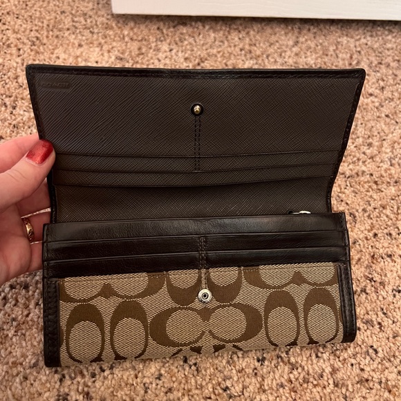 Tan Coach Wallet - Picture 2 of 4